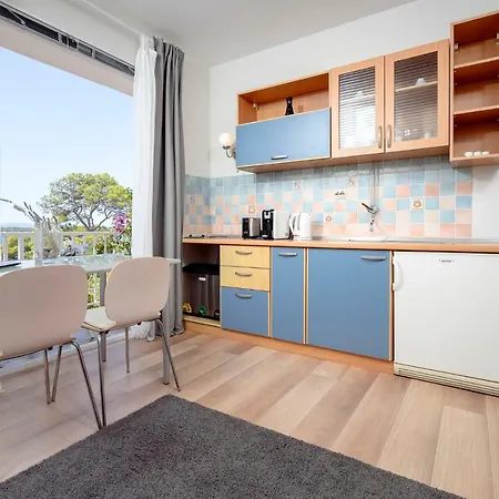 Studio Apartman Bova 赫瓦尔